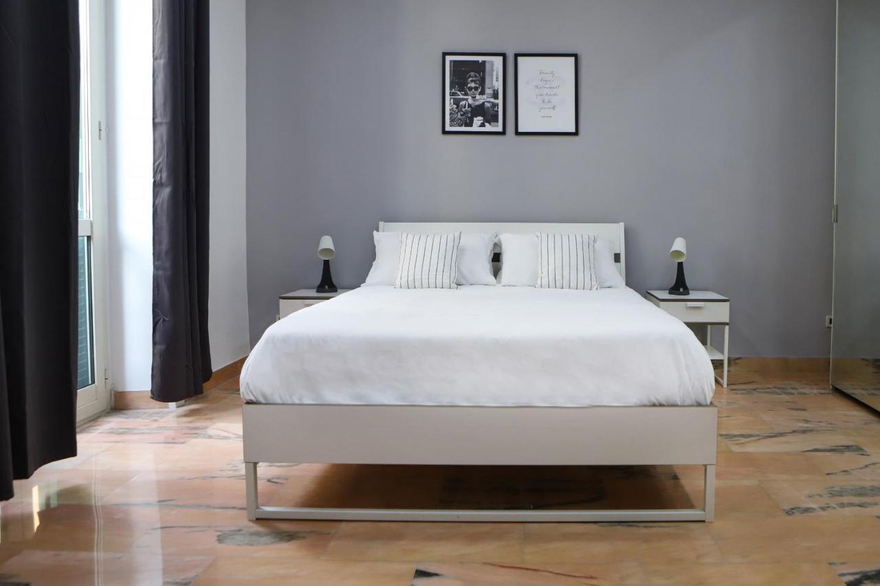 Modern Apartment At Piazza Del Gesu' By Wonderful Italy Naples Exterior photo