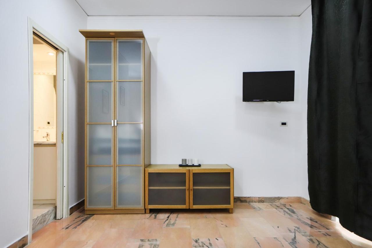 Modern Apartment At Piazza Del Gesu' By Wonderful Italy Naples Exterior photo